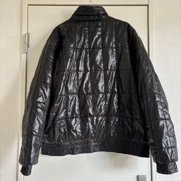 네스타 브랜드 블랙 퀼팅 다운 자켓