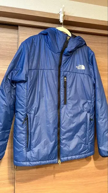 THE NORTH FACE 후드 부착 다운 자켓 파랑