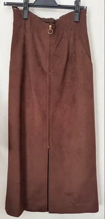 브라운 스웨이드 타이트 스커트