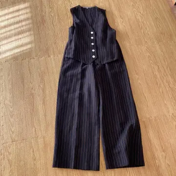 스트라이프 베스트와 팬츠 셋업