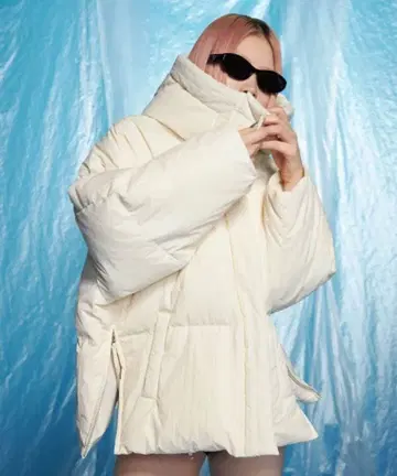 JOSE MOON 아이보리 후드 부착 오버 사이즈 다운 자켓