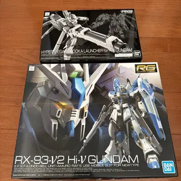 건담 프라모델 RG RX-93-V2 Hi-V 건담 & 런처
