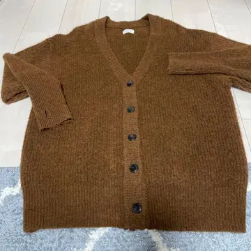 브라운 V넥 니트 가디건