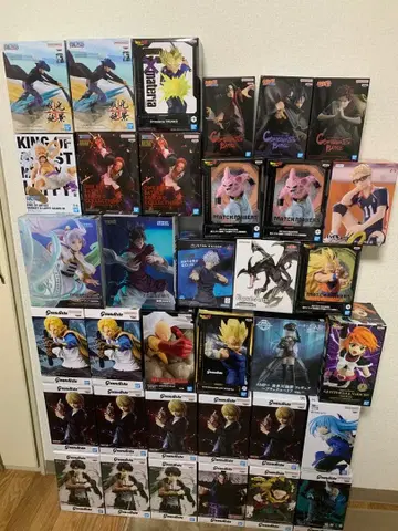 애니메이션 캐릭터 피규어 컬렉션