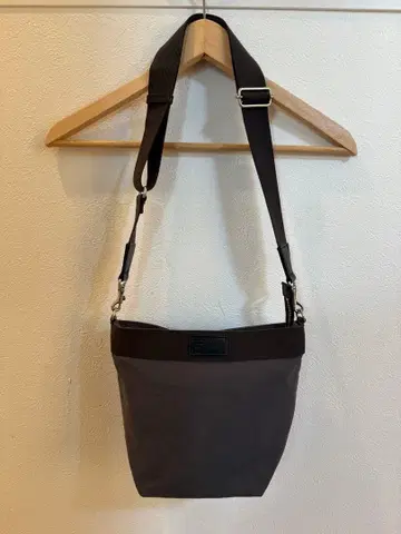 마가렛호웰 이데아 나일론 숄더백 그레이