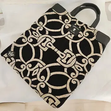 A.D.M.J. 비트 패턴 자카드 토트백
