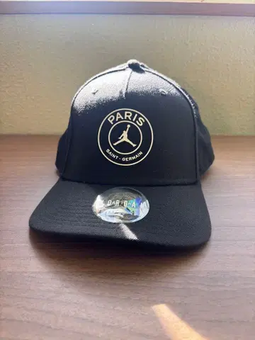 Jordan PARIS 블랙 캡 스냅백