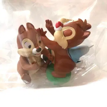 52TOYS 칩과 데일