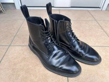 Dr Martens Winchester 7홀 사이드 지퍼 부츠