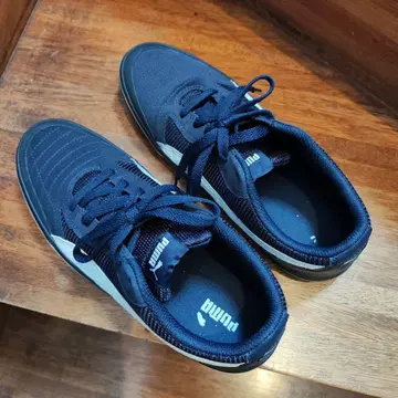 Puma 네이비 스니커즈