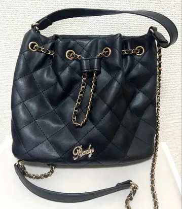 Rady 레이디 골드 체인 퀼팅 숄더백 블랙 갸루