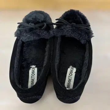 MINNETONKA 블랙 퍼 모카신