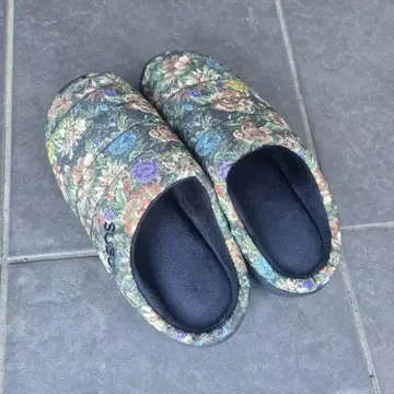 SUBU 꽃무늬 퀼팅 슬리퍼 포커즈