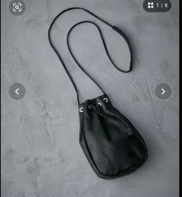 PUBLIC TOKYO 블랙 가죽 복조리형 숄더백