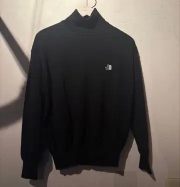 Black & White 터틀넥 니트 M 사이즈