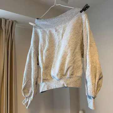 SNIDEL [WEB 한정판] 원숄더 로고 맨투맨(GRY-F)