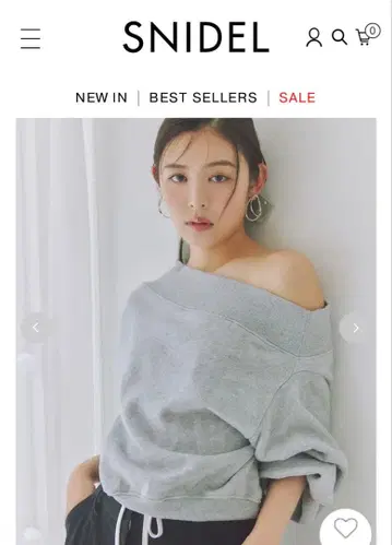 SNIDEL [WEB 한정판] 원숄더 로고 맨투맨(GRY-F)