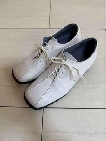 Pedala 화이트 레이스업 슈즈 페달라