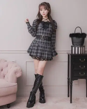 pium 레이스 프릴 플리츠 미니 원피스 블랙 체크 피움