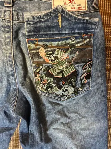 TRUE RELIGION 플레어 데님