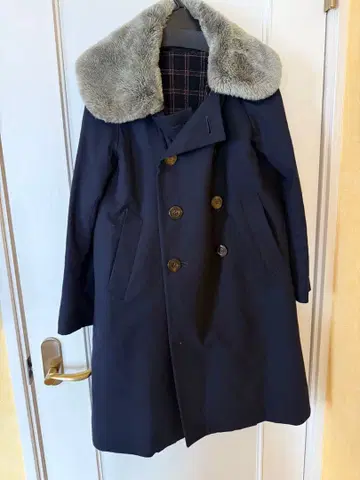 로이스크레용 스완 레이크 콜라보 코트