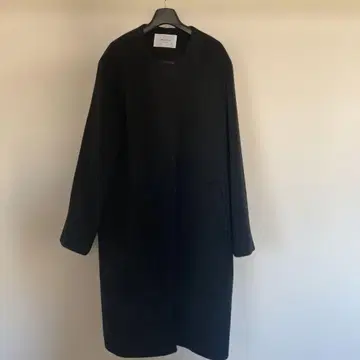 오파크 클립 블랙 노카라 코트