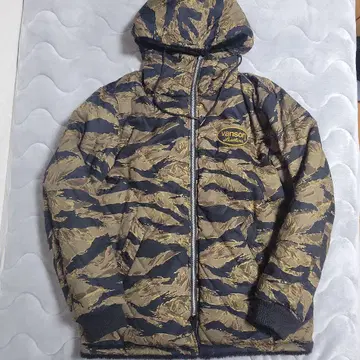 VANSON 인조 모피 x 타이거 카모플라쥬 리버서블 자켓