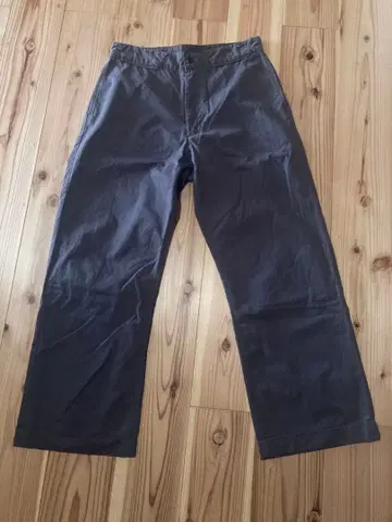 n 할리우드 팬츠