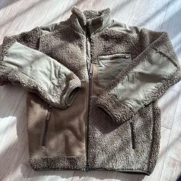 새상품급 UNIQLO 엔지니어드 가먼츠 콤비네이션 플리스 자켓 S