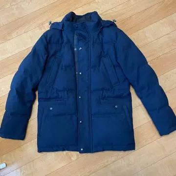 BEAMS 네이비 후드 부착 다운 자켓