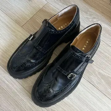 SACRA 블랙 로퍼 38