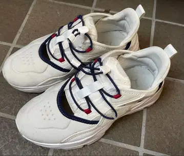 PUMA 화이트 스니커즈 여성용