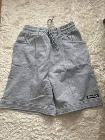 student apathy 숏팬츠