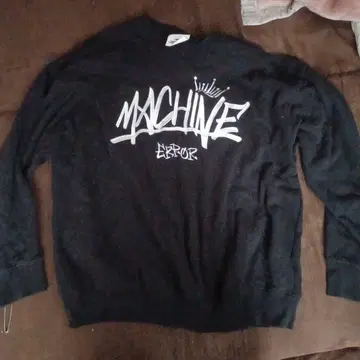 MACHINE ERROR 블랙 맨투맨