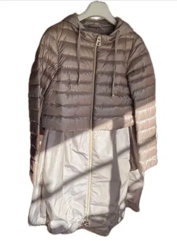 소재 절개 후디드 다운 코트