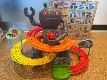 호빵맨 굴러라 빵빵 콜로롱