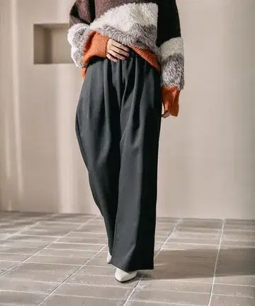 LEPSIM 2턱 스트레이트 팬츠 블랙