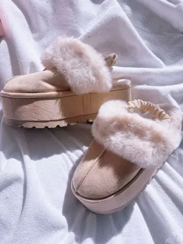 rady 통굽 무스탕 샌들