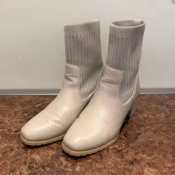 ORiental TRaffic 화이트 가죽 니트 하이컷 부츠