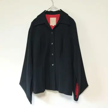 시빌라 블랙 케이프 스타일 자켓 빨간색 안감 사이즈 40