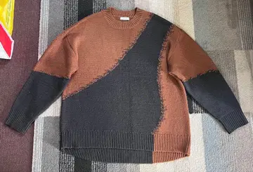 LAATO 비대칭 니트 스웨터