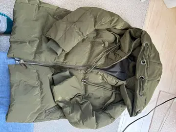 다운 80% 카키 후드 부착 다운 자켓 정가 35,000엔