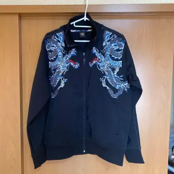 [레어] QUMU 드래곤 자수 트랙 자켓