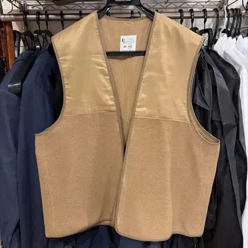 네덜란드군 울 베스트