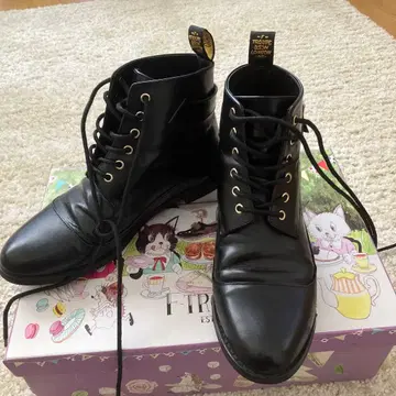 블랙 레이스업 숏부츠