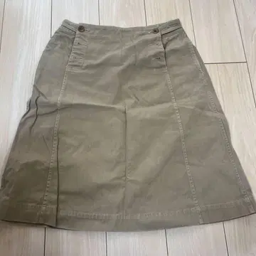 MHLL 베이지 미디 스커트