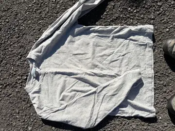 그레이 긴팔 티셔츠 로고