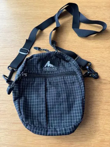 GREGORY 그레고리 숄더 파우치 스펙트라 M