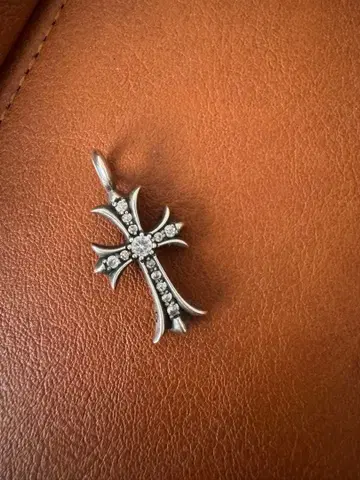 타이니 크로스 참 목걸이 탑