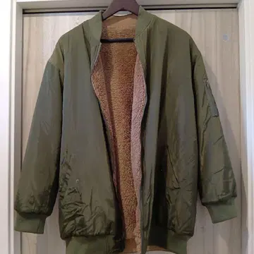 올리브 그린 MA-1 자켓 보아 안쪽